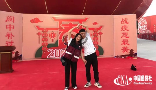 向援鄂抗疫归来女友徐晓丹求婚成功.jpg